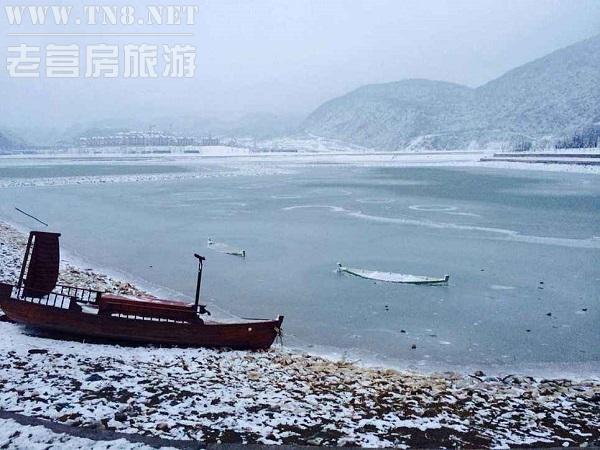 丰都 · 澜天湖

广阔美丽的澜天湖造就了这里的雪景与其他地方千差万别。